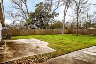 619 W Mahan St, Richwood, TX 77531 - Photo 17