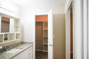 619 W Mahan St, Richwood, TX 77531 - Photo 9