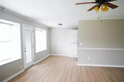 619 W Mahan Street, Richwood, TX 77531 - Photo 3