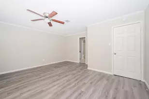 6731 Inwood W Dr, Houston, TX 77088 - Photo 11