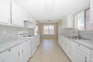 6731 Inwood W Dr, Houston, TX 77088 - Photo 7