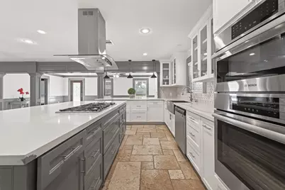 10054 Cedardale Drive, Houston, TX 77055 - Photo 13
