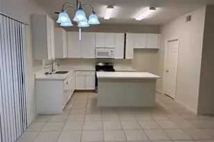 4738 Stoney Point Ct, Sugar Land, TX 77479 - Photo 5