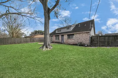 2008 Williamsburg Court N, League City, TX 77573 - Photo 5