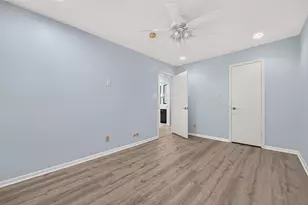 4513 Acacia, Bellaire, TX 77401 - Photo 33