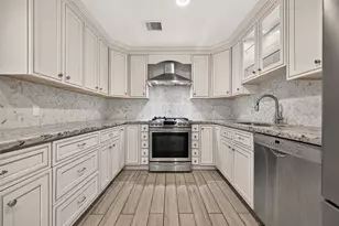 4513 Acacia, Bellaire, TX 77401 - Photo 17