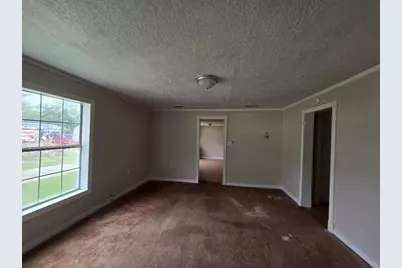 208 S 6th Street, Highlands, TX 77562 - Photo 3