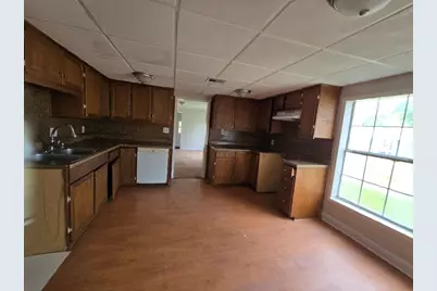 208 S 6th Street, Highlands, TX 77562 - Photo 5