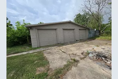 208 S 6th Street, Highlands, TX 77562 - Photo 13