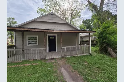 208 S 6th Street, Highlands, TX 77562 - Photo 1