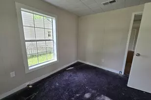 208 S 6th St, Highlands, TX 77562 - Photo 9