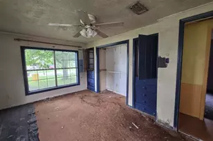 208 S 6th St, Highlands, TX 77562 - Photo 7