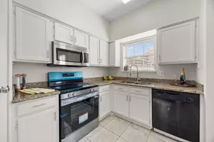 7575 Cambridge St, Houston, TX 77054 - Photo 9