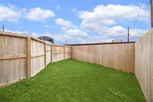 303 Marcella St, Houston, TX 77091 - Photo 11