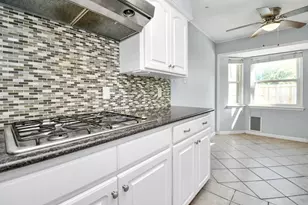 11214 Caribbean Ln, Houston, TX 77089 - Photo 15