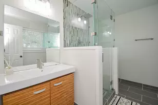 6042 Willowbend Blvd, Houston, TX 77096 - Photo 25