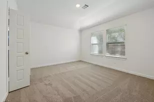6666 Lahna Oak Dr, Conroe, TX 77304 - Photo 9