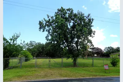 3908 20th Street N, Texas City, TX 77590 - Photo 1
