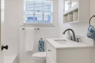 5217 Locust St, Bellaire, TX 77401 - Photo 9
