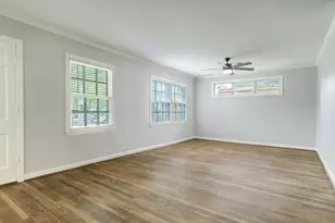 5217 Locust St, Bellaire, TX 77401 - Photo 3