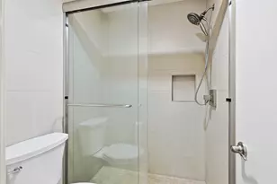 3402 Garrott St, Houston, TX 77006 - Photo 7