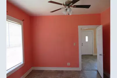 422 Mill Avenue, Conroe, TX 77301 - Photo 9