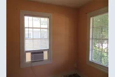 422 Mill Avenue, Conroe, TX 77301 - Photo 5