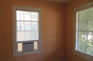 422 Mill Ave, Conroe, TX 77301 - Photo 5