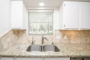 13240 Trail Hollow Dr, Houston, TX 77079 - Photo 23