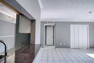 10555 Turtlewood Ct, Houston, TX 77072 - Photo 5