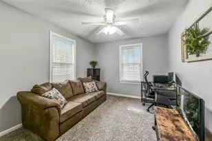 749 E 41st St, Houston, TX 77022 - Photo 21