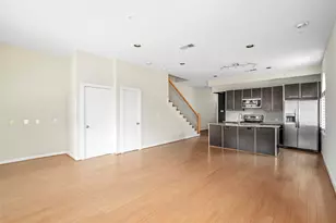 802 Jackson Hill St, Houston, TX 77007 - Photo 9