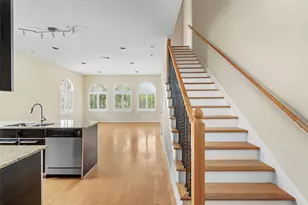 802 Jackson Hill St, Houston, TX 77007 - Photo 3