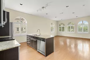 802 Jackson Hill St, Houston, TX 77007 - Photo 5