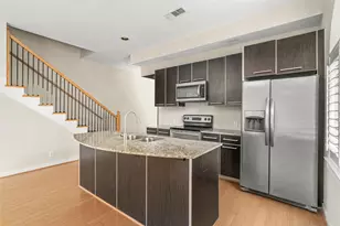 802 Jackson Hill St, Houston, TX 77007 - Photo 9
