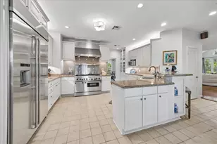 10926 Wickwild St, Hunters Creek Village, TX 77024 - Photo 15