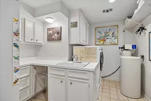 10926 Wickwild St, Hunters Creek Village, TX 77024 - Photo 27