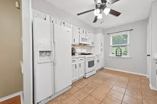 3319 Sycamore Springs Dr, Houston, TX 77339 - Photo 3