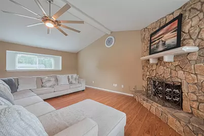 3319 Sycamore Springs Drive, Houston, TX 77339 - Photo 9