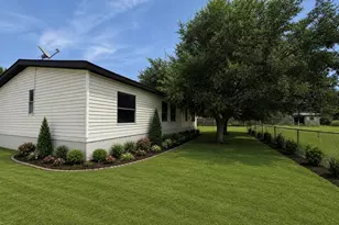 809 Campbell Rd, Eagle Lake, TX 77434 - Photo 3