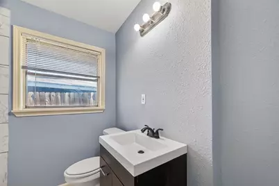 6022 Lyndhurst Drive, Houston, TX 77033 - Photo 11