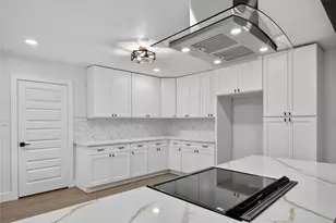 903 Rosewood Dr, Baytown, TX 77520 - Photo 19