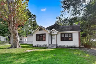 321 S Arcola St, Angleton, TX 77515 - Photo 1