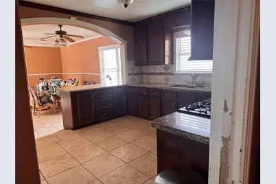 809 W Semands, Conroe, TX 77301 - Photo 7