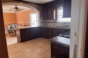 809 W Semands, Conroe, TX 77301 - Photo 7