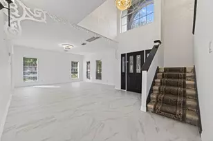 2431 Parkwood Ln, Sugar Land, TX 77479 - Photo 3