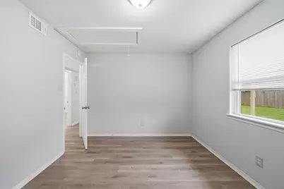 9715 Courben Lane, Houston, TX 77078 - Photo 17