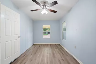 9715 Courben Lane, Houston, TX 77078 - Photo 13