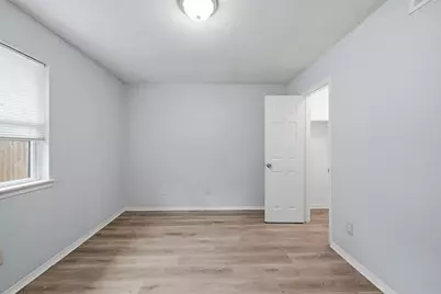 9715 Courben Lane, Houston, TX 77078 - Photo 15