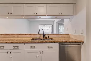8100 Cambridge St, Houston, TX 77054 - Photo 15